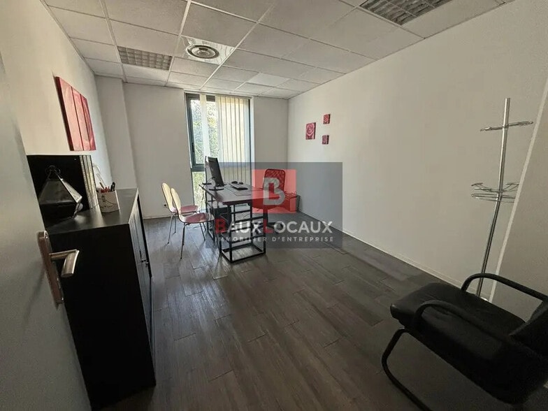 Bureau dans Avignon à vendre - Photo de l’immeuble – Image 2 sur 9