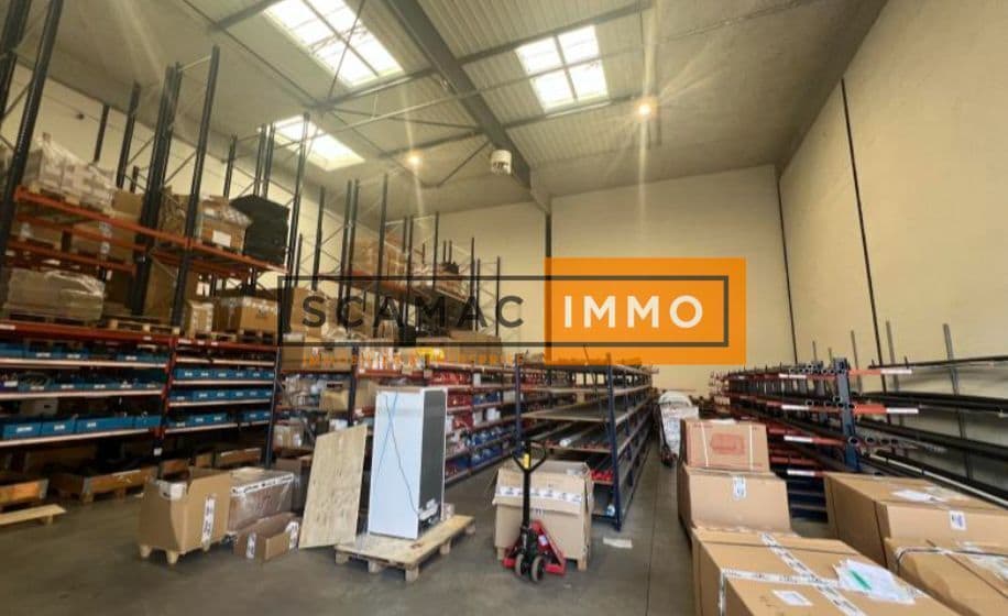 Industriel/Logistique dans Villeneuve-la-Garenne à louer Photo de l’immeuble– Image 1 sur 8