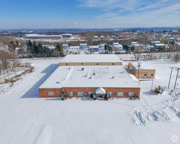 54 Central Ave, Ravena, NY à vendre - Photo principale – Image 1 sur 38