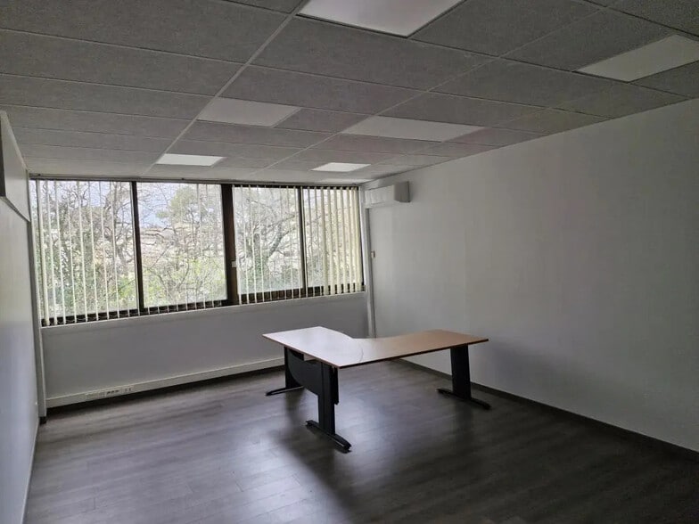 Bureau dans Mougins à louer - Photo de l’immeuble – Image 3 sur 5