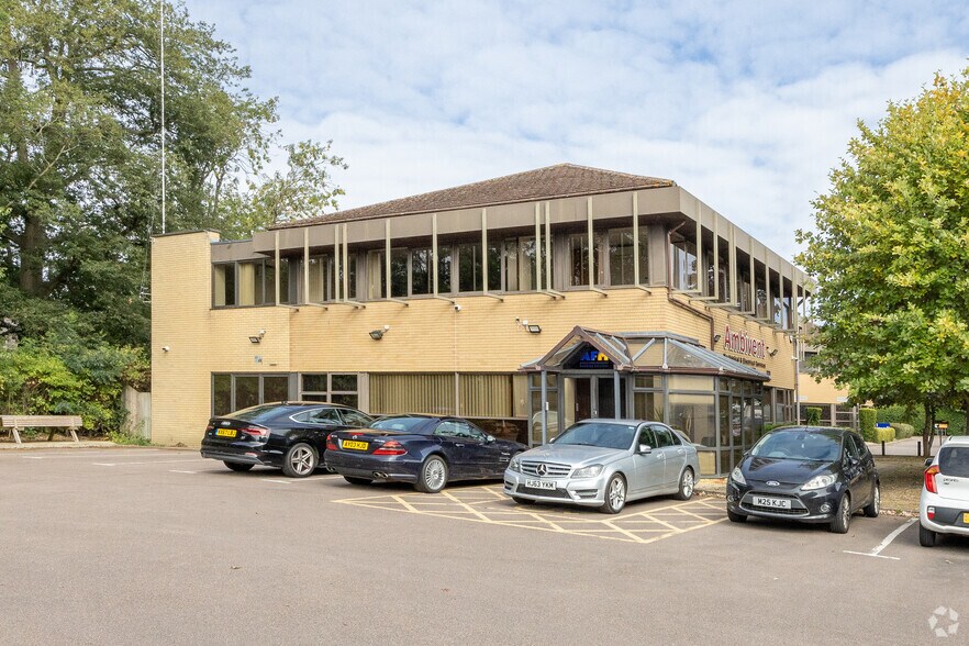 Anglia Way, Northampton à vendre - Photo principale – Image 1 sur 2