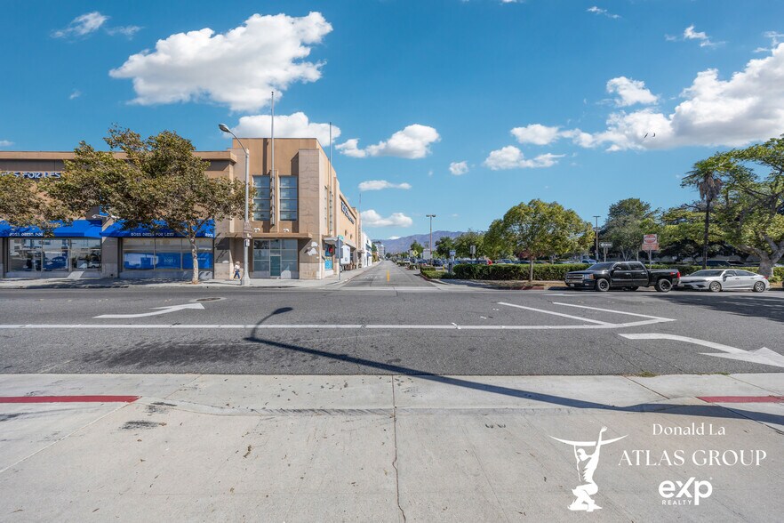 910 San Pasqual St, Pasadena, CA à vendre - Photo de l’immeuble – Image 3 sur 19