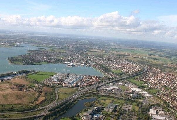 The Teardrop, Port Way, Portsmouth à vendre - Photo de l’immeuble – Image 2 sur 2