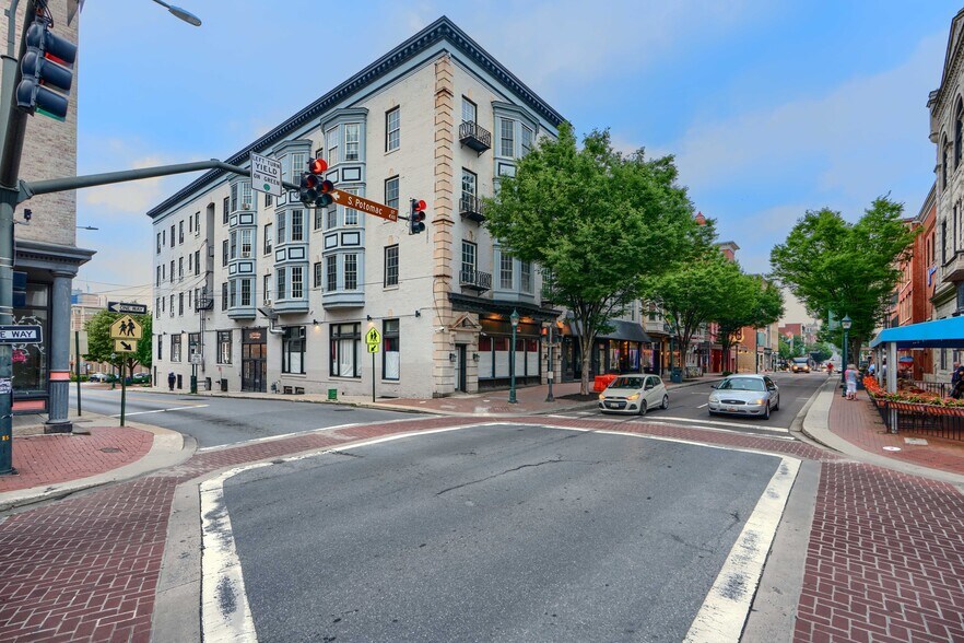 55-57 S Potomac St, Hagerstown, MD à vendre - Photo de l’immeuble – Image 1 sur 44