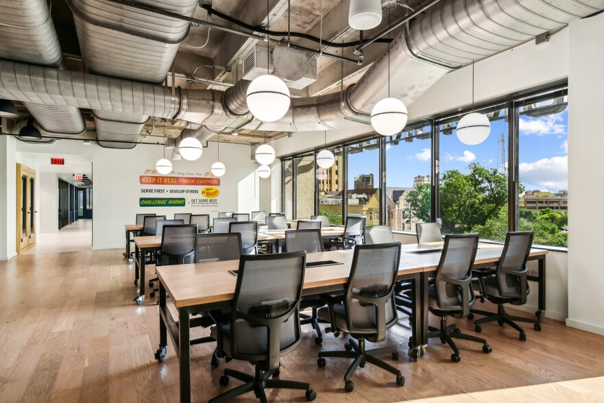 711 Navarro St, San Antonio, TX à louer - Photo intérieure – Image 3 sur 29