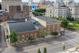 Plus de détails pour 221 NW 5th St, Evansville, IN - Bureau à vendre