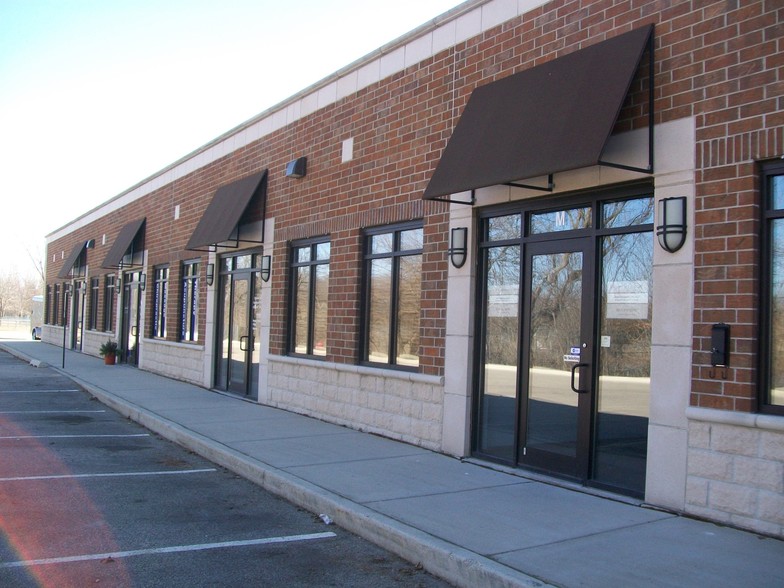 1400 N Seminary Ave, Woodstock, IL à louer - Photo de l’immeuble – Image 2 sur 6
