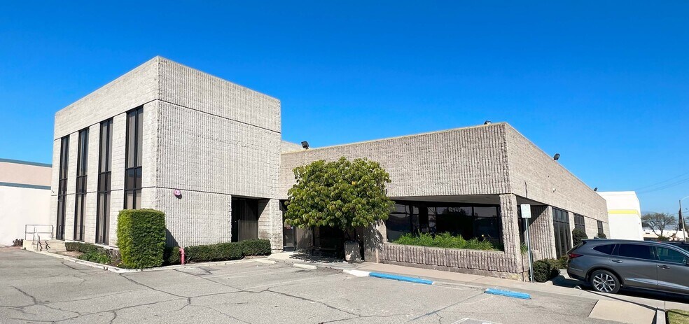 12949 Telegraph Rd, Santa Fe Springs, CA à vendre - Photo de l’immeuble – Image 1 sur 1