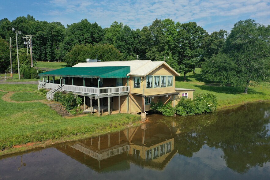 362 Duke St, Forest City, NC à louer - Photo de l’immeuble – Image 2 sur 24