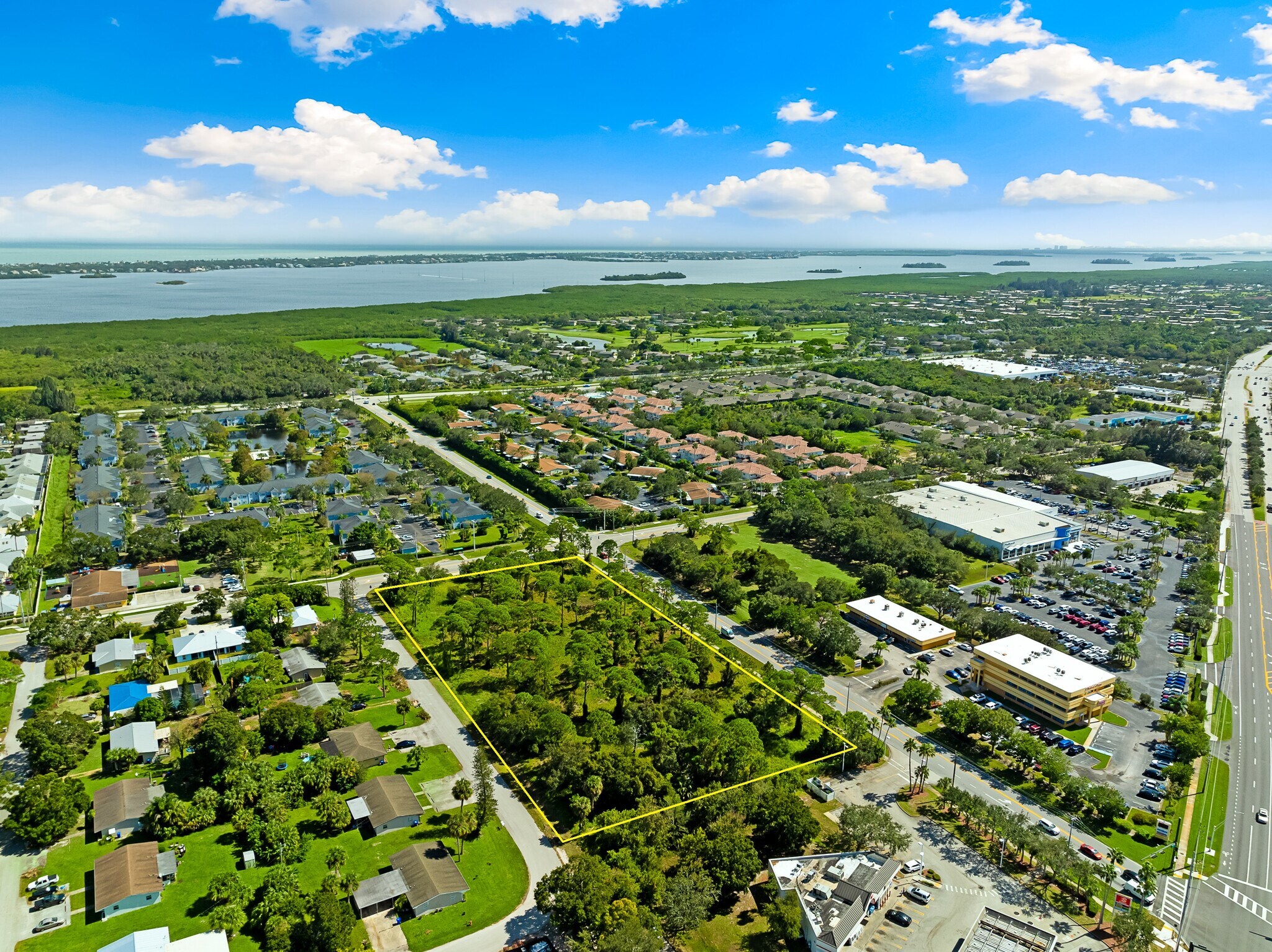 670 8th St, Vero Beach, FL à vendre Aérien– Image 1 sur 17