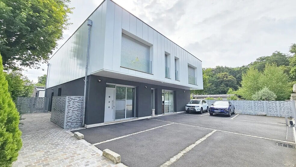 13 Bis Rue De La Louvetiere, Pontault-Combault à louer - Photo de l’immeuble – Image 1 sur 11