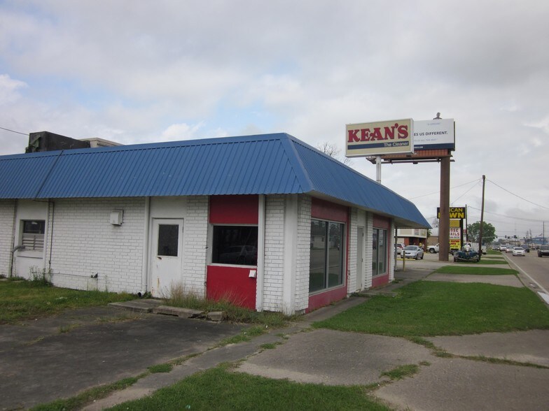 311 S Burnside Ave, Gonzales, LA à louer - Photo principale – Image 1 sur 20