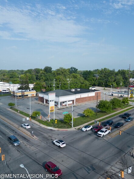 7202 Michigan Rd, Indianapolis, IN à louer - Photo de l’immeuble – Image 1 sur 12