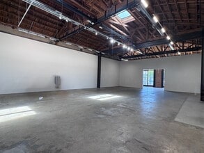 821-835 E 3rd St, Los Angeles, CA à louer Photo intérieure– Image 2 sur 4