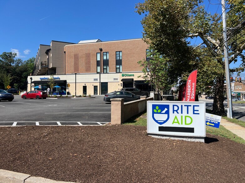 640 Montgomery Ave, Narberth, PA à louer - Photo de l’immeuble – Image 2 sur 5