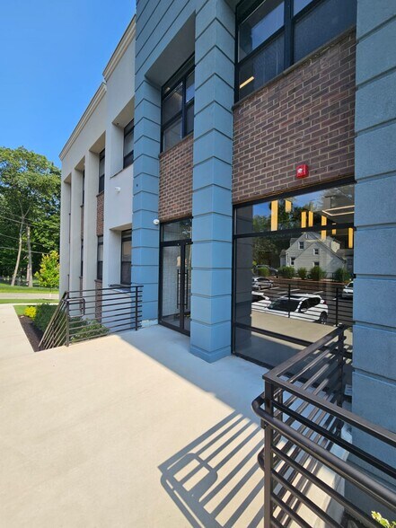 233 Lafayette Ave, Suffern, NY à louer - Photo de l’immeuble – Image 2 sur 7