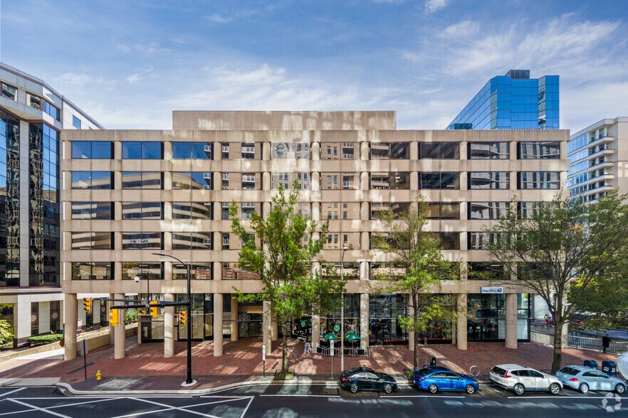 1550 Wilson Blvd, Arlington, VA à louer - Photo de l’immeuble – Image 3 sur 7