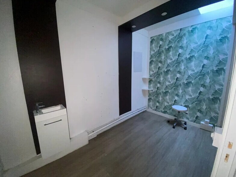 Local commercial dans Versailles à louer - Photo intérieure – Image 2 sur 4