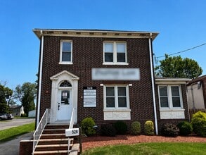 528 Rahway Ave, Woodbridge, NJ à louer Photo de l’immeuble– Image 1 sur 5