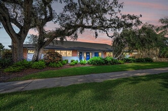 4021 Central Ave, Saint Petersburg, FL à louer Photo de l’immeuble– Image 1 sur 57