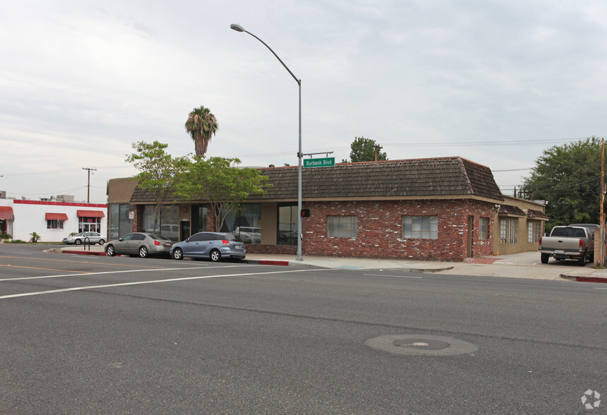 4000-4004 W Burbank Blvd, Burbank, CA à louer - Photo de l’immeuble – Image 3 sur 10