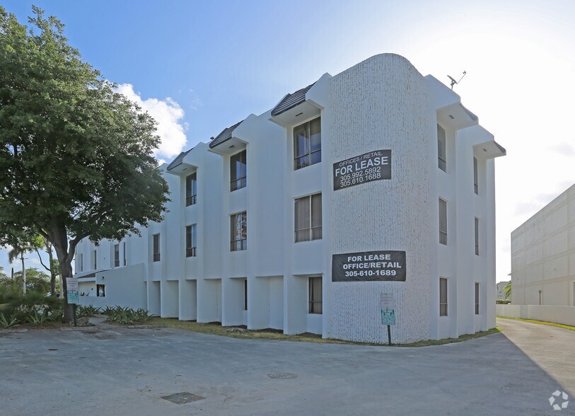 11601 Biscayne Blvd, Miami, FL à louer - Photo principale – Image 1 sur 11