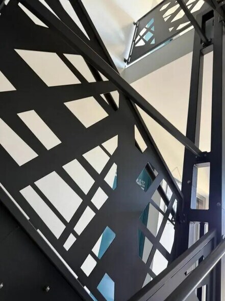 Bureau dans Agde à vendre - Photo de l’immeuble – Image 2 sur 4