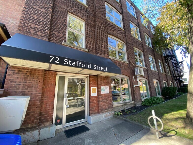 72-74 Stafford St, Toronto, ON à louer - Photo de l’immeuble – Image 3 sur 4