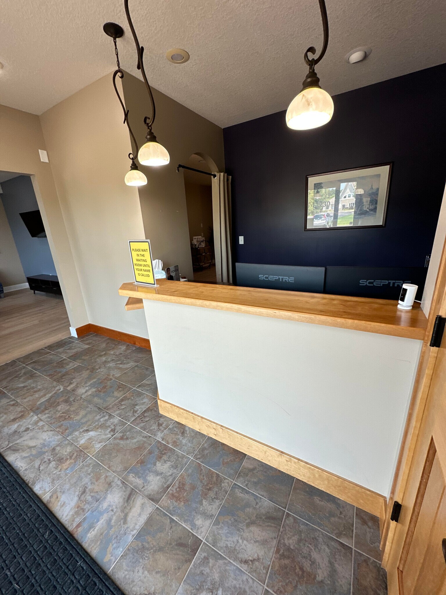 11230-11238 86th Ave N, Maple Grove, MN à louer Hall d’entrée– Image 1 sur 7