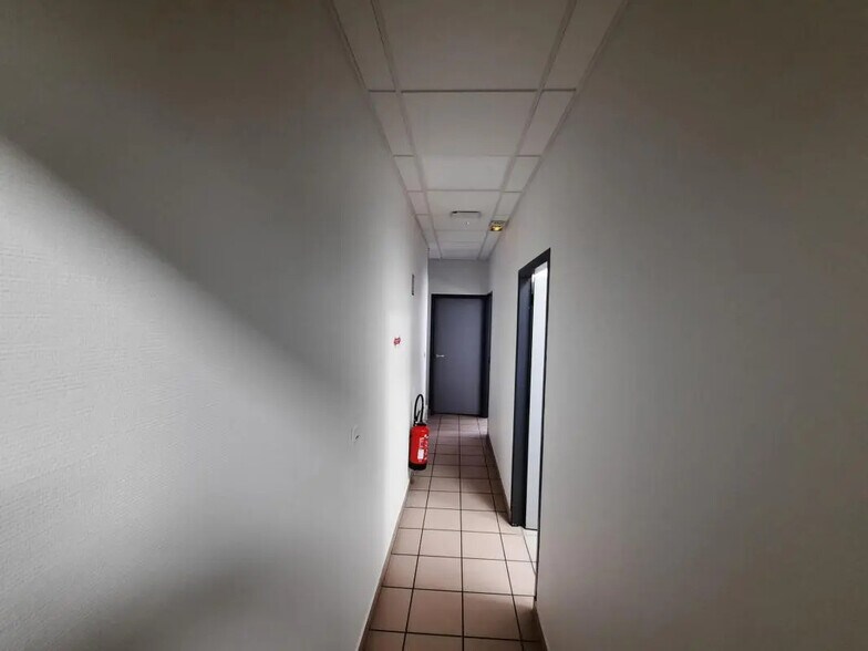 105 Rue Du Faubourg Madeleine, Orléans à louer - Photo de l’immeuble – Image 3 sur 4