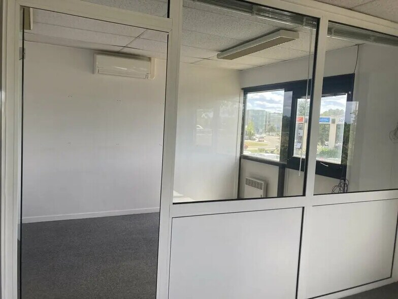 Bureau dans Mérignac à louer - Photo de l’immeuble – Image 2 sur 12
