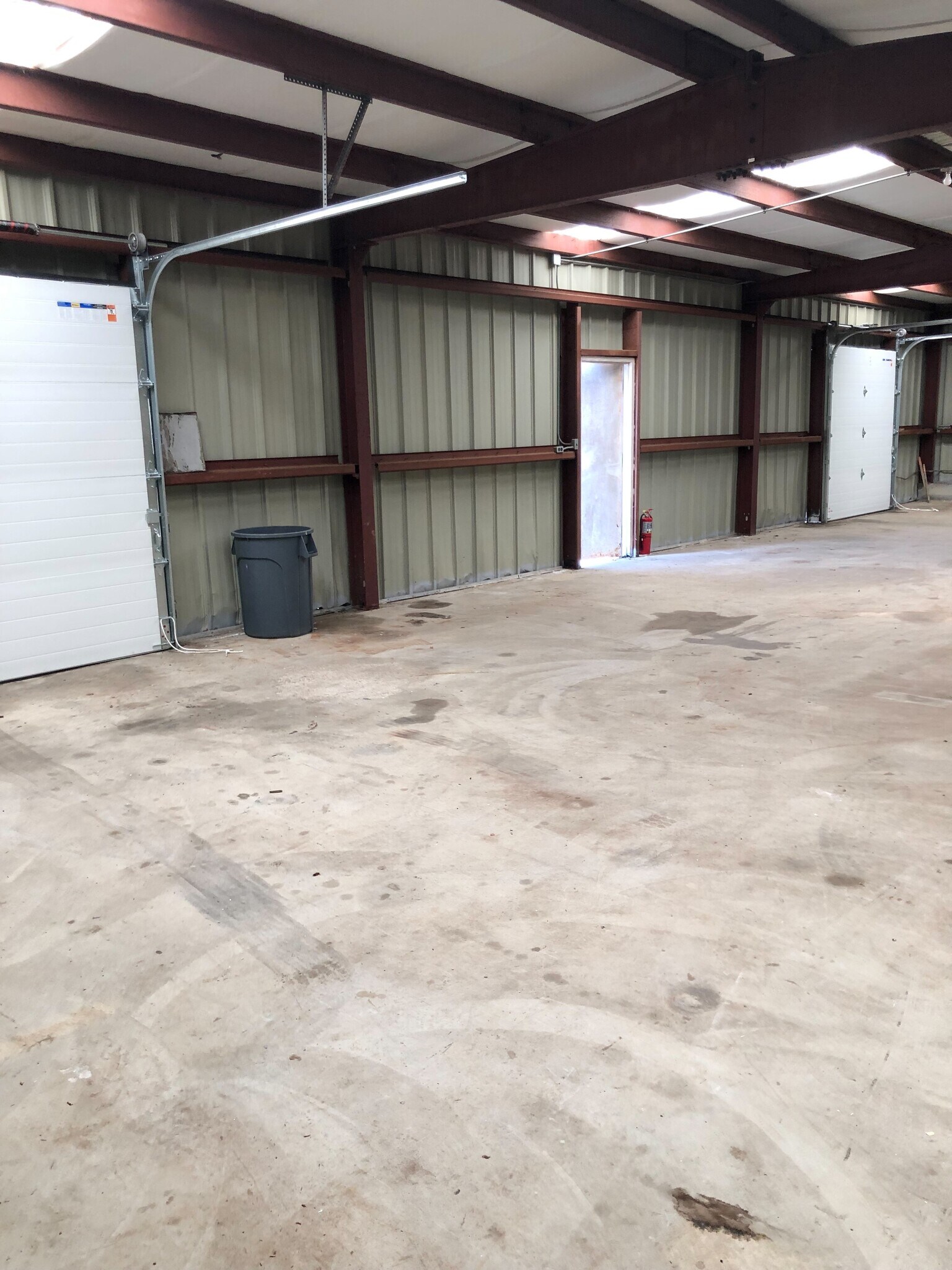 28 Draper Ln, Canton, MA à louer Photo principale– Image 1 sur 10