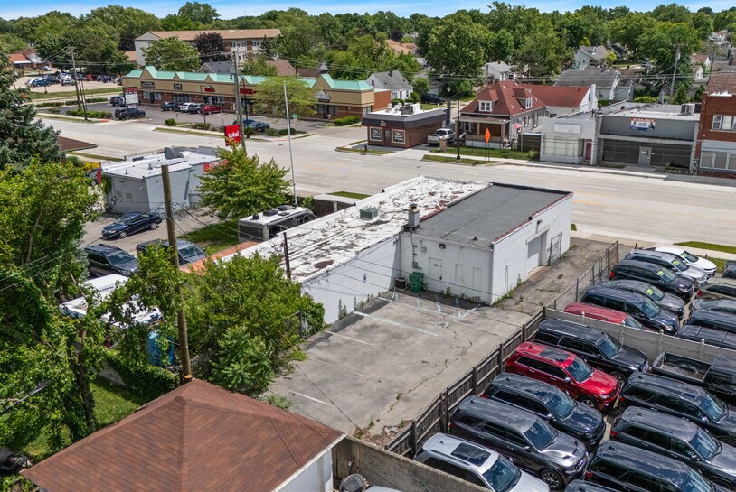 16921 E Nine Mile Rd, Eastpointe, MI à vendre - Photo de l’immeuble – Image 2 sur 6