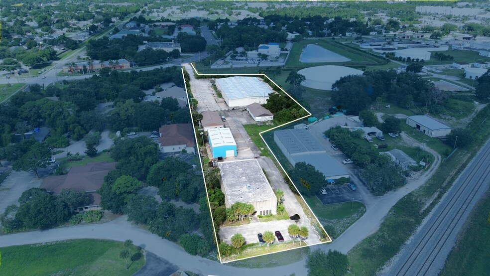 115 Edwards Dr, Rockledge, FL à vendre - Photo de l’immeuble – Image 2 sur 9