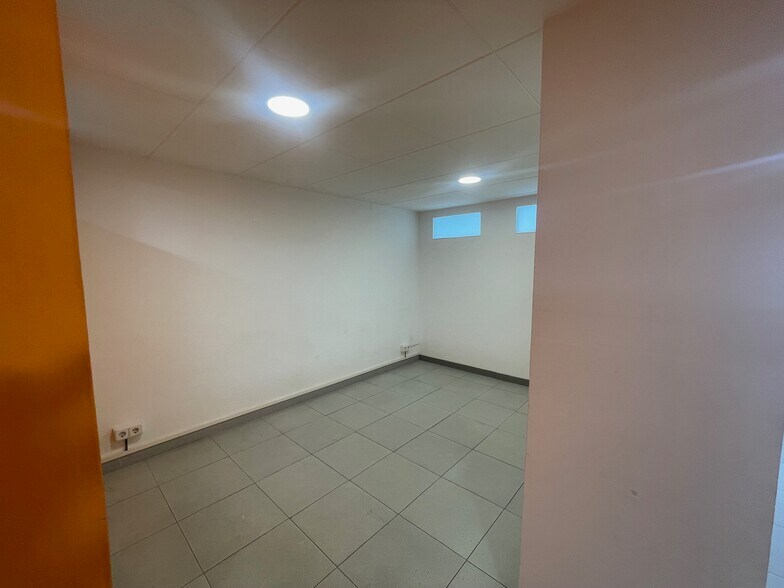 Bureau dans Mataró, Barcelona à louer - Photo de l’immeuble – Image 3 sur 9