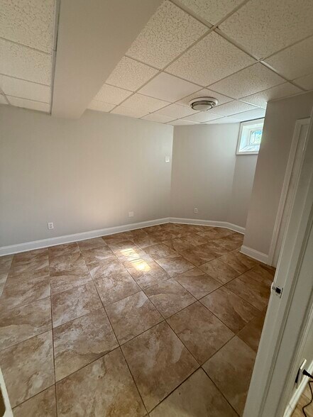 944 Fairfield Ave, Bridgeport, CT à louer - Photo de l’immeuble – Image 3 sur 15