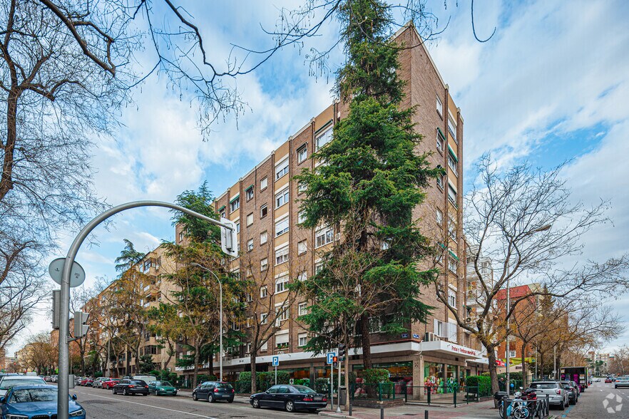 Espace de coworking dans Madrid, Madrid à louer - Photo de l’immeuble – Image 2 sur 2