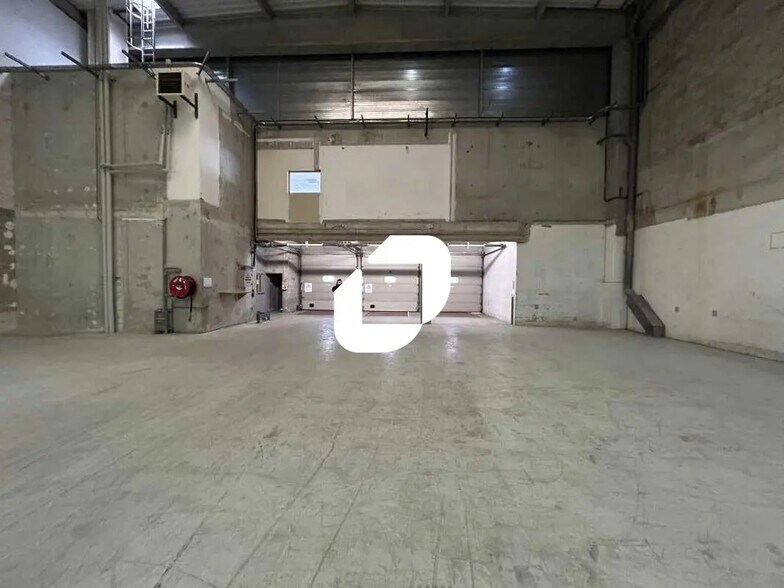 Bureau dans Saint-Ouen-sur-Seine à louer - Photo de l’immeuble – Image 3 sur 21