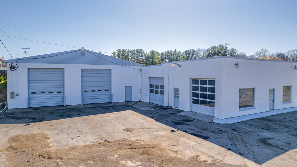 2249 Henshaw Rd, Inwood, WV à vendre - Photo principale – Image 1 sur 1
