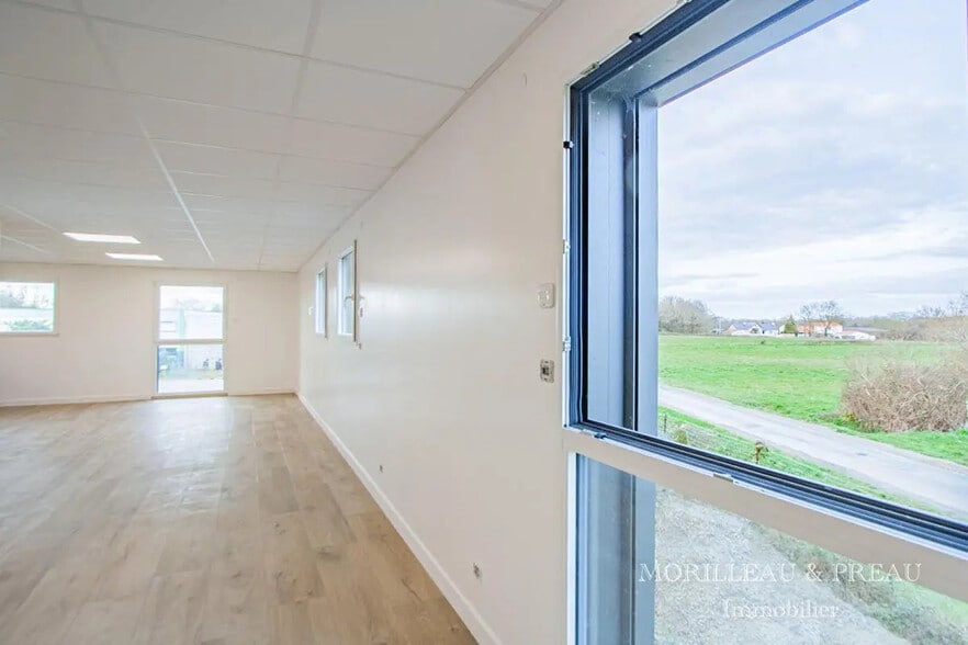 Bureau dans Saint-Mars-de-Coutais à louer - Photo intérieure – Image 1 sur 5