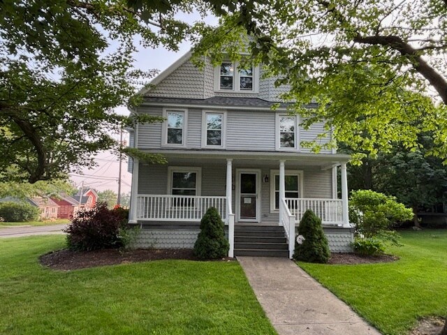 150 Court St, Chardon, OH à louer Photo de l’immeuble– Image 1 sur 14