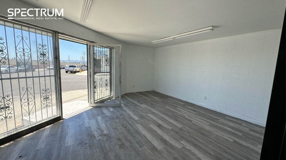 18531 Eddy St, Northridge, CA à louer - Photo de l’immeuble – Image 2 sur 6