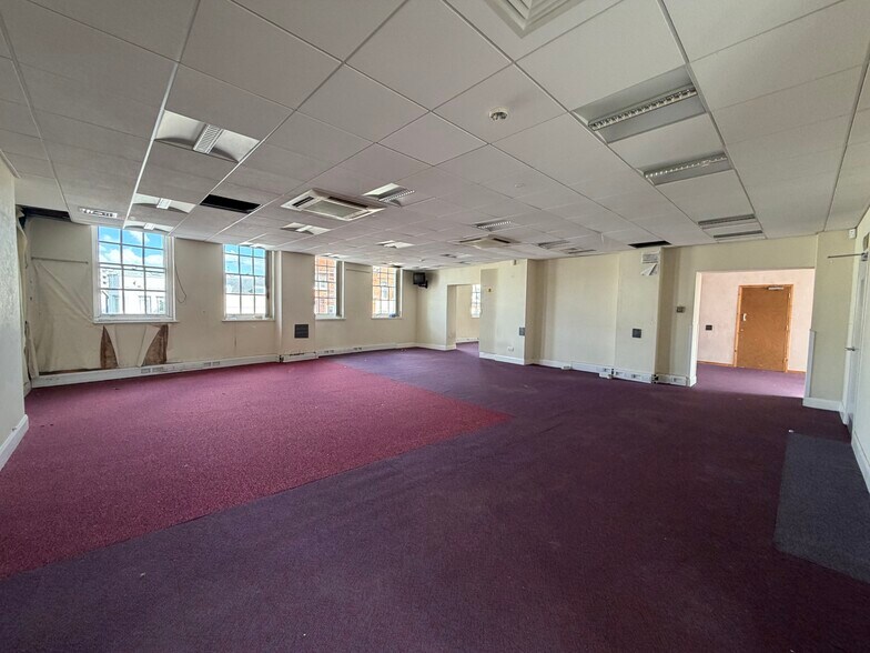 4-5 Market Pl, Kingston Upon Thames à louer - Photo de l’immeuble – Image 3 sur 10