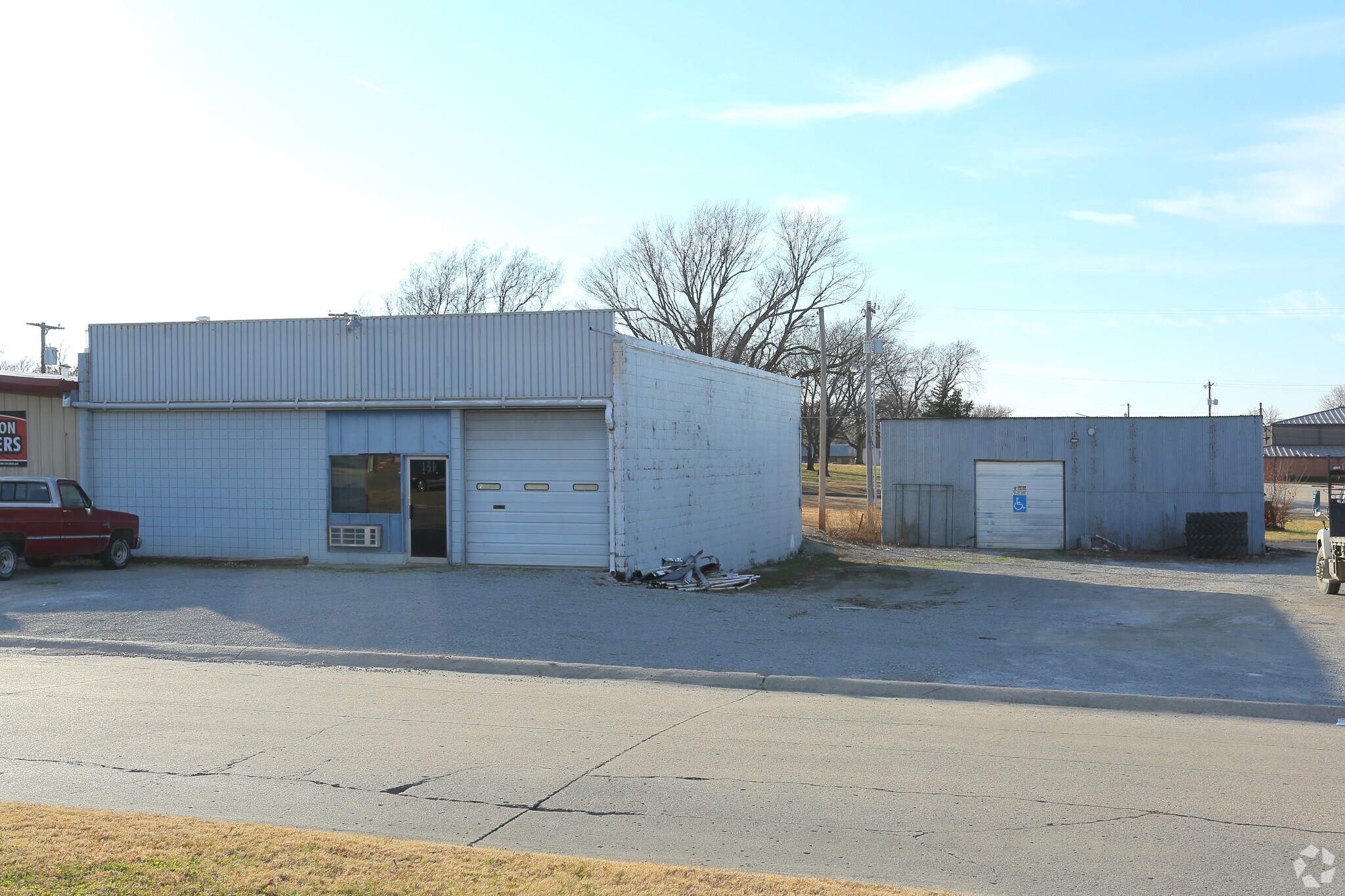131 SE Cholwell Ave, Bartlesville, OK à vendre Photo principale– Image 1 sur 16