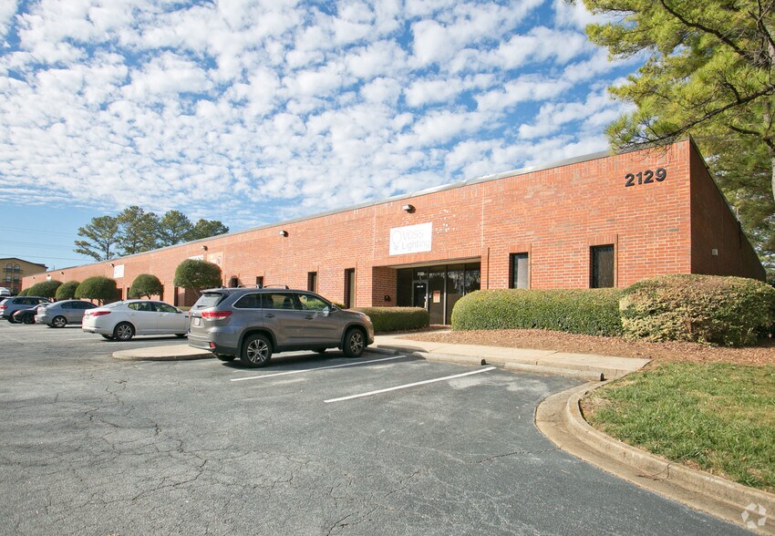 2129 Northwest Pky, Marietta, GA à louer - Photo de l’immeuble – Image 1 sur 9