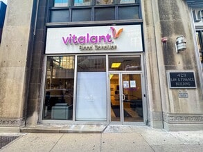 429 Fourth Ave, Pittsburgh, PA à louer Photo intérieure– Image 1 sur 5