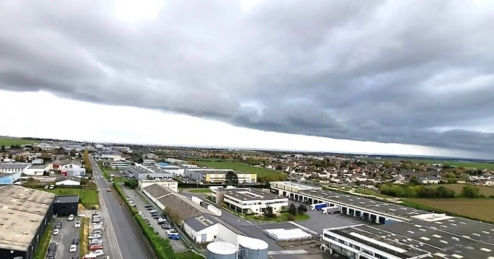 Industriel/Logistique dans Carpiquet à louer - Photo de l’immeuble – Image 3 sur 8