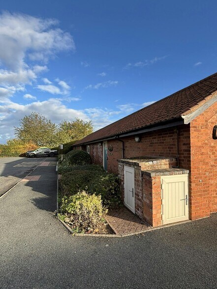 Bath Rd, Worcester à louer - Photo de l’immeuble – Image 3 sur 11