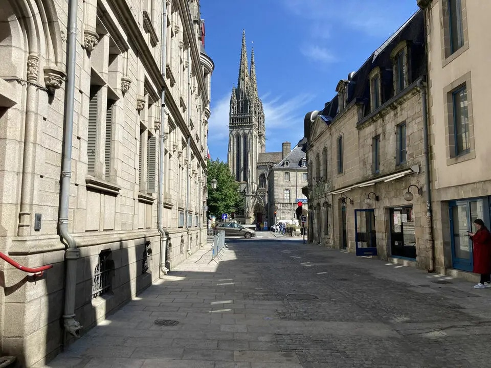 Local commercial dans Quimper à louer Photo de l’immeuble– Image 1 sur 6