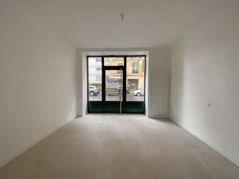 Local commercial dans Paris à louer - Photo intérieure – Image 1 sur 4